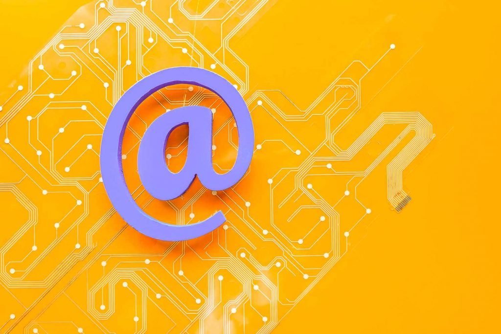 Go for the Right Color Combination For Social media
